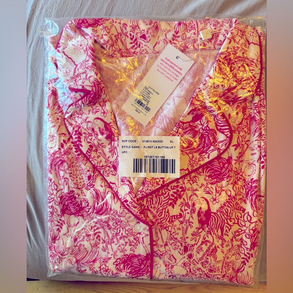 NWT ❤️NEW 2025 PATTERN!❤️
LILLY PULITZER PJ Knit Button Up Top Raspberry Rouge L - Picture 8 of 13